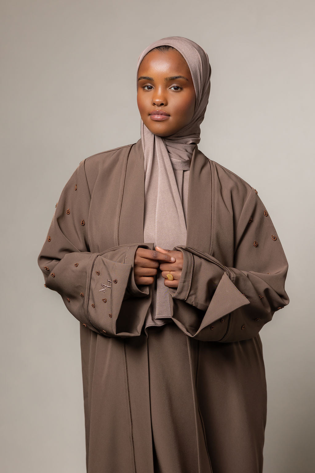 Classic Essential abaya - deep brown