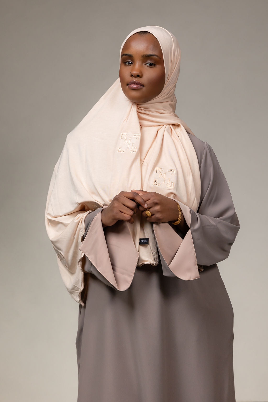 Noor abaya taupe