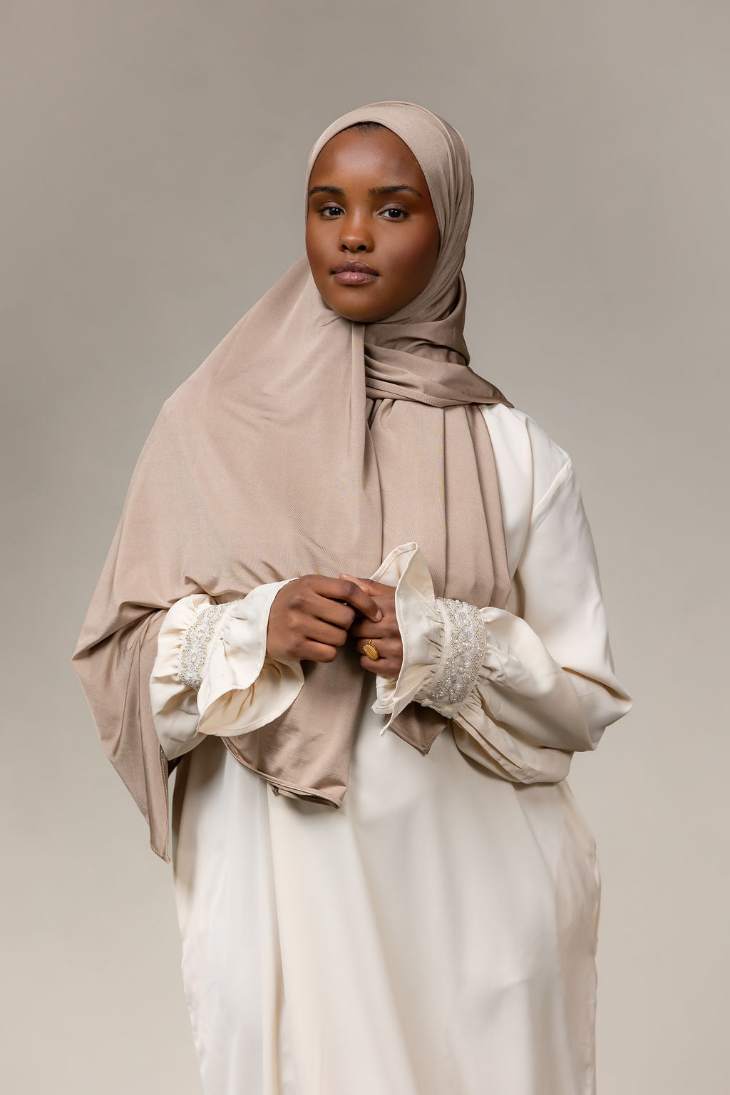 Elegante off white dress