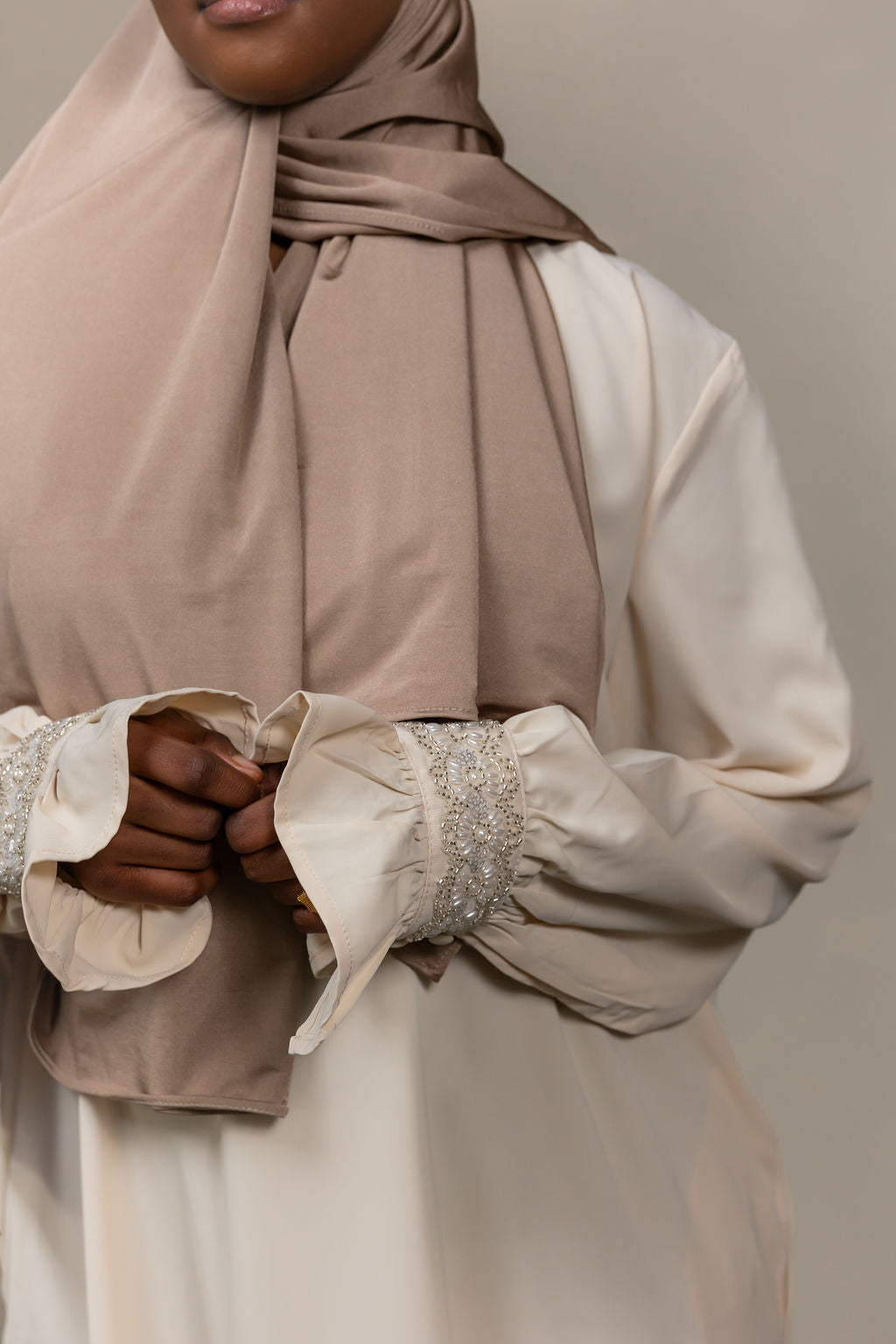 Elegante off white dress