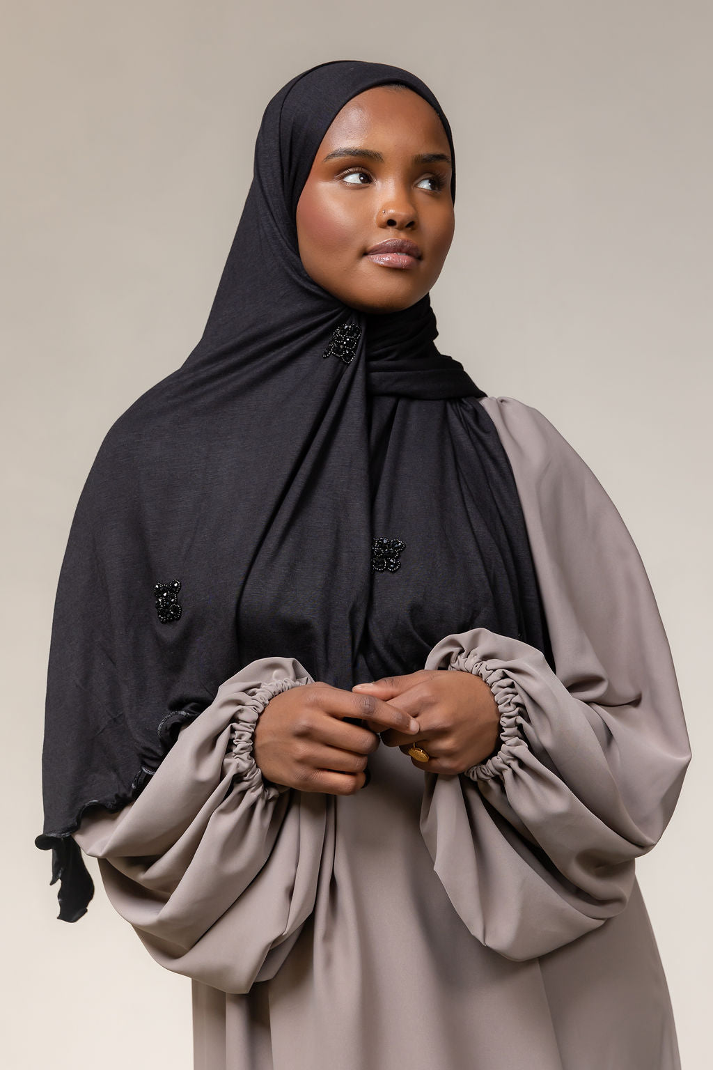 Plissé elegance abaya- gray taupe