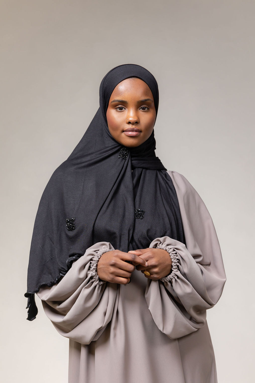 Plissé elegance abaya- gray taupe