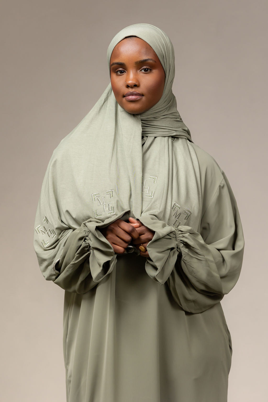 Abaya met geplooiden mouwtjes - soft green